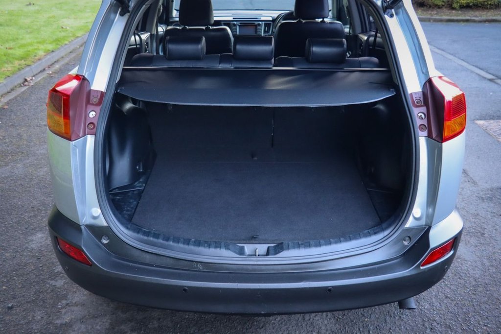 Used Toyota RAV4 2015 for sale - 76654409: Photo 45