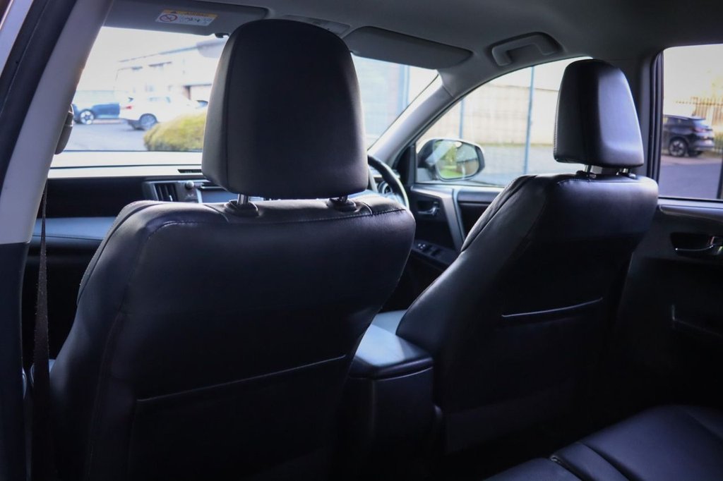 Used Toyota RAV4 2015 for sale - 76654409: Photo 48