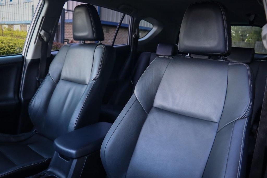 Used Toyota RAV4 2015 for sale - 76654409: Photo 49