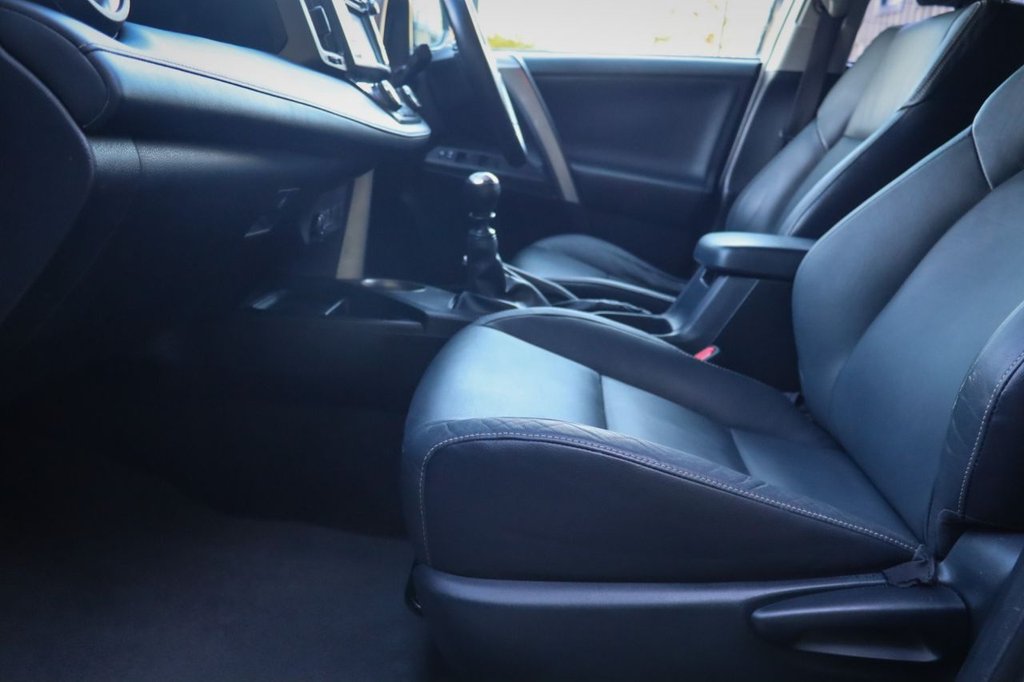 Used Toyota RAV4 2015 for sale - 76654409: Photo 50