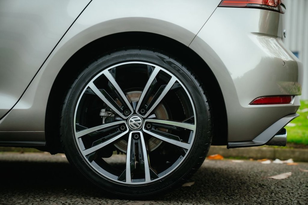 Used Volkswagen Golf 2018 for sale - 76604542: Photo 32