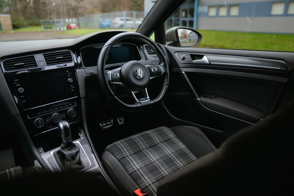 Used Volkswagen Golf 2018 for sale - 76604542: Photo 38