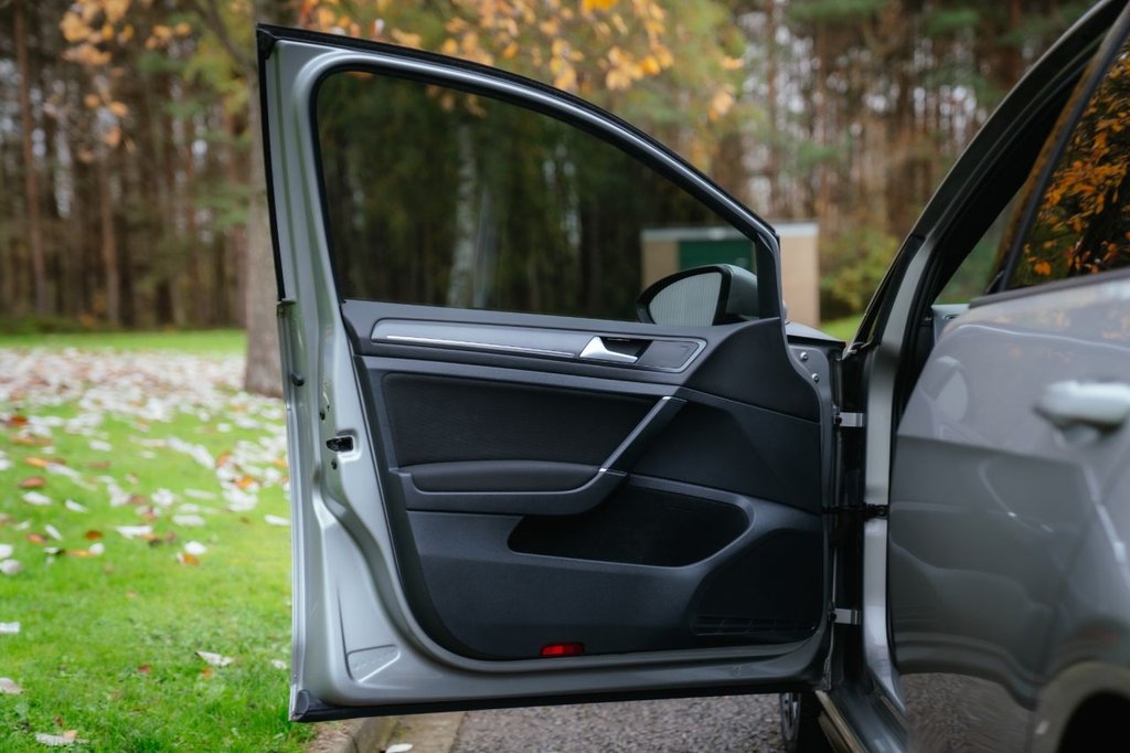 Used Volkswagen Golf 2018 for sale - 76604542: Photo 46