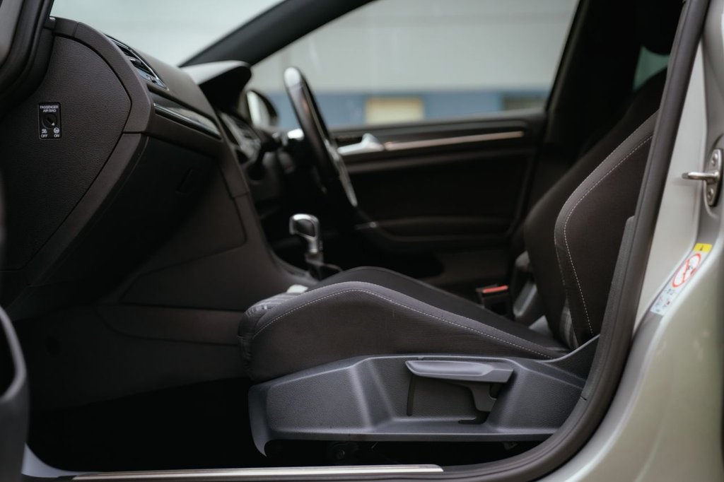 Used Volkswagen Golf 2018 for sale - 76604542: Photo 47