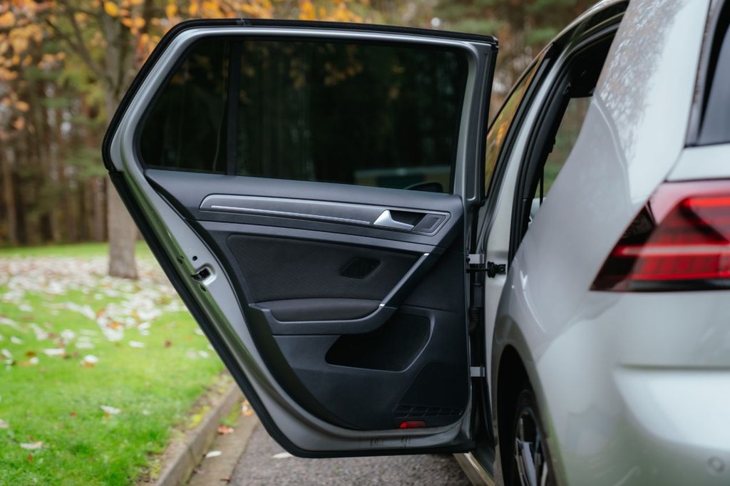 Used Volkswagen Golf 2018 for sale - 76604542: Photo 48