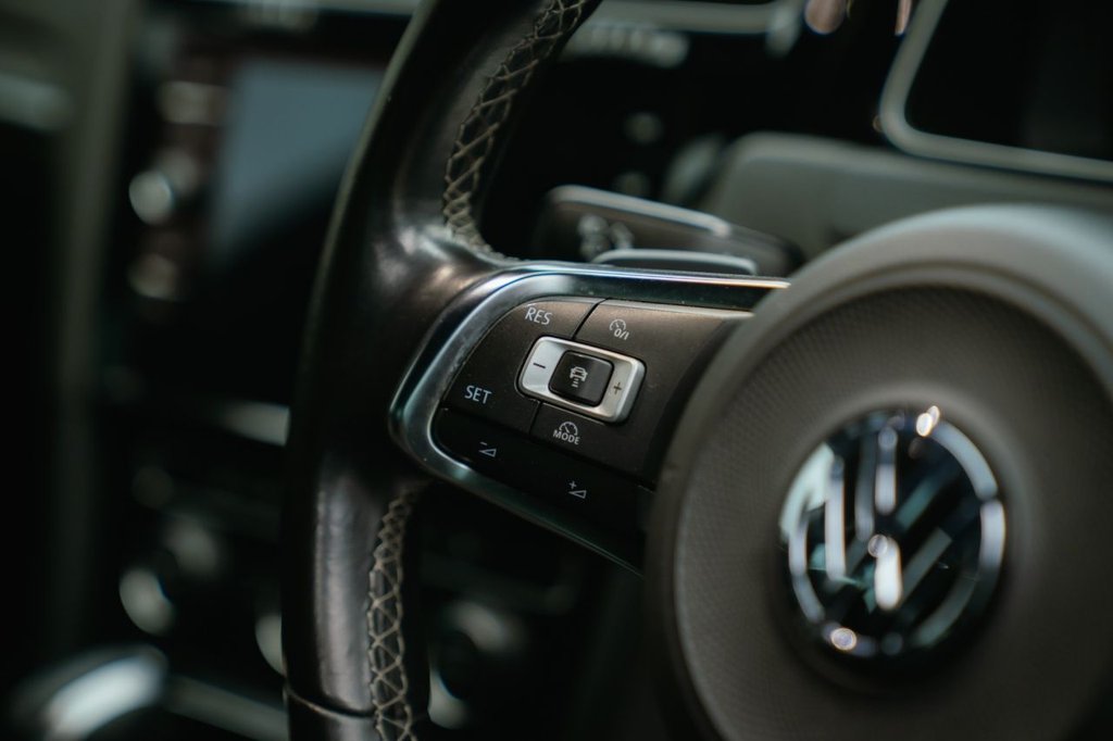 Used Volkswagen Golf 2018 for sale - 76604542: Photo 50