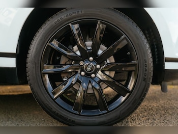 Used Land Rover Range Rover Velar 2018 for sale - 77849460: Photo