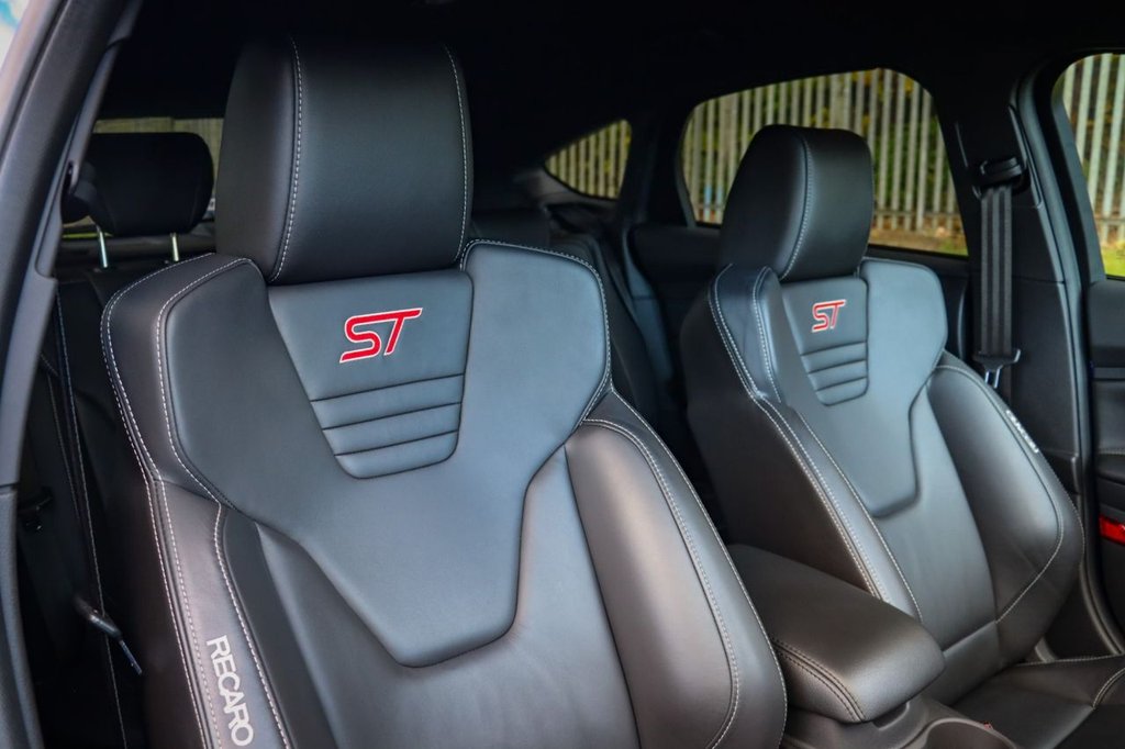 Used Ford Focus 2013 for sale - 76417056: Photo 4