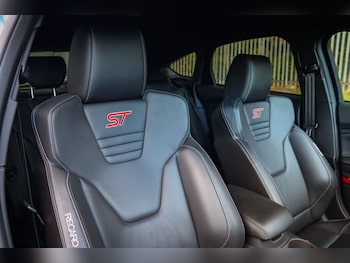 Used Ford Focus 2013 for sale - 76417056: Photo