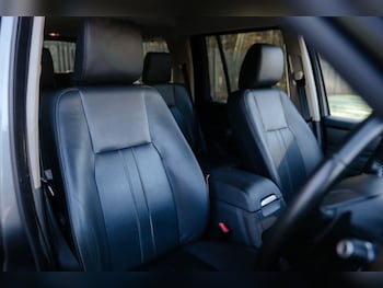 Used Land Rover Discovery 2016 for sale - 77792102: Photo