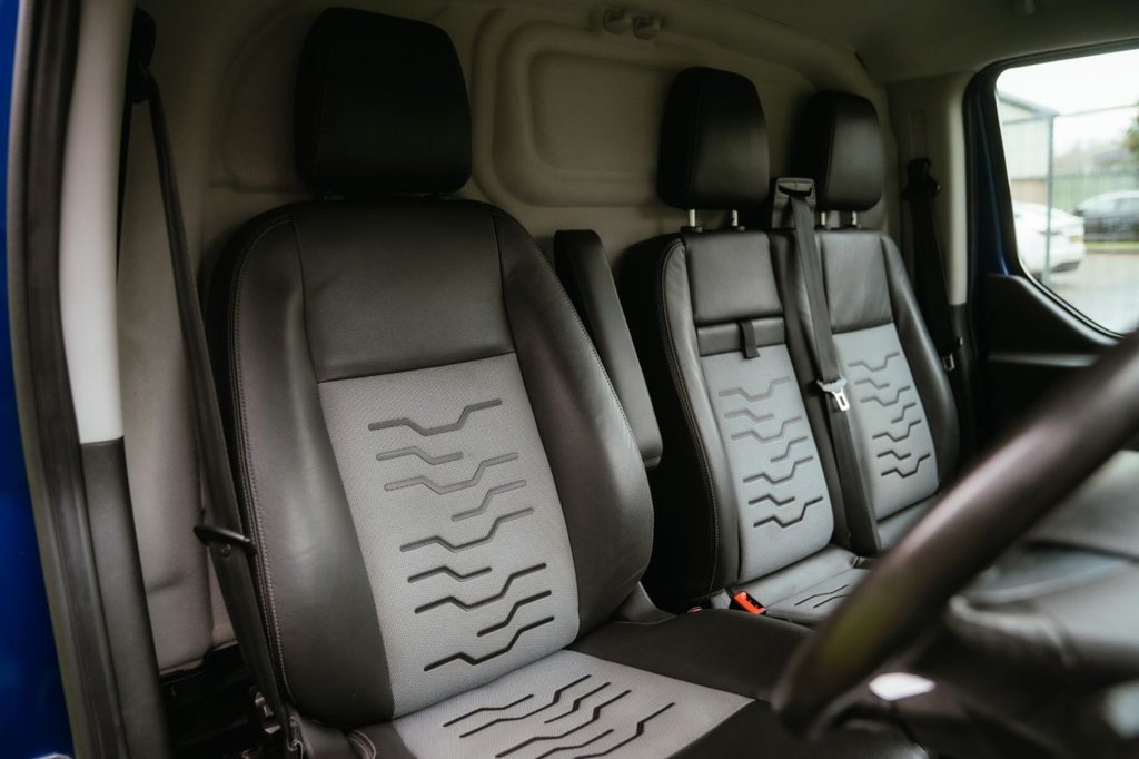 Used Ford Transit Custom 2017 for sale - 76848135: Photo 4