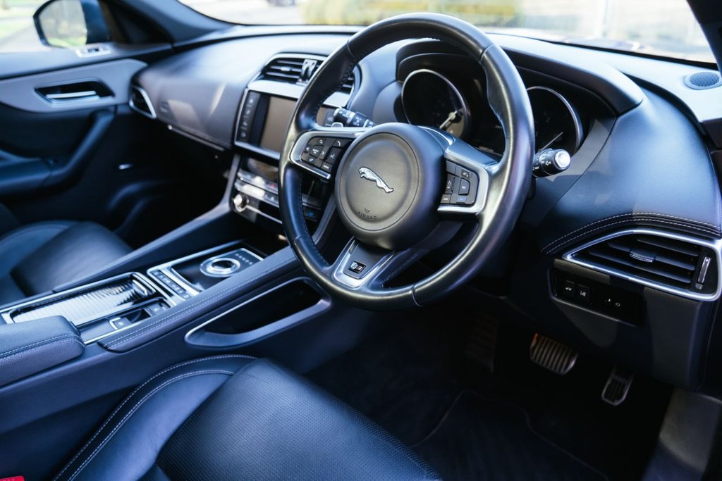 Used Jaguar F-Pace 2017 for sale - 77733860: Photo 36