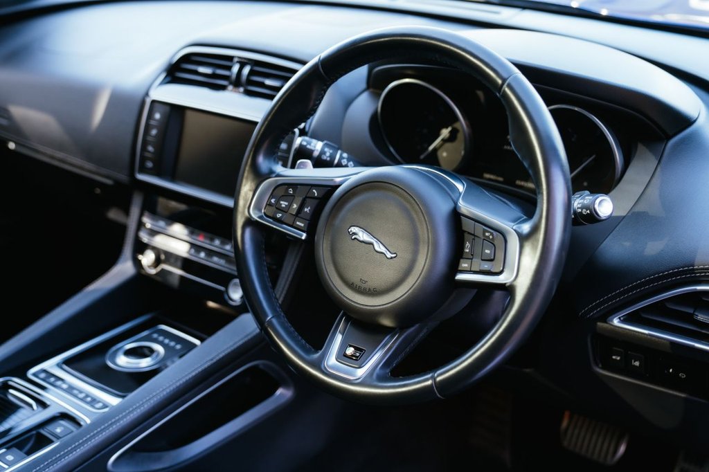 Used Jaguar F-Pace 2017 for sale - 77733860: Photo 37