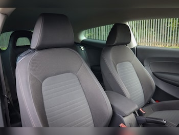 Used Volkswagen Scirocco 2013 for sale - 76216824: Photo