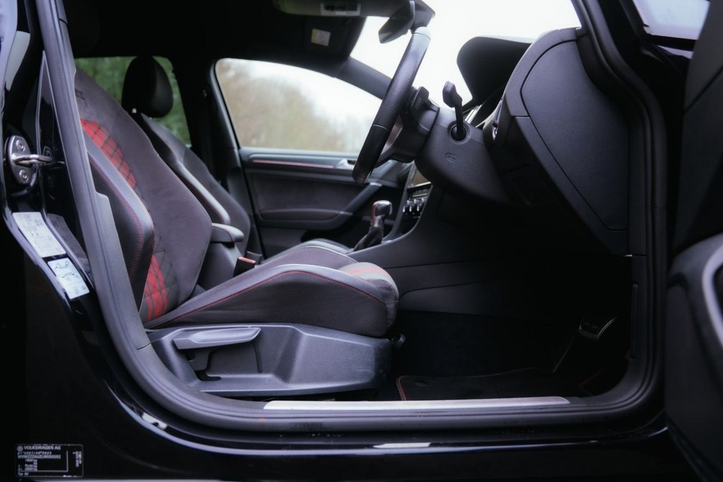 Used Volkswagen Golf 2020 for sale - 77383976: Photo 41