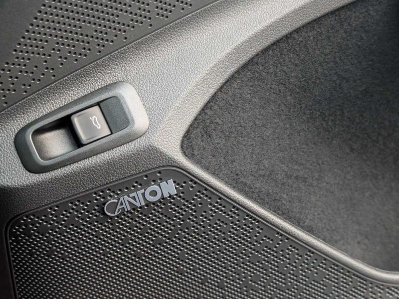 Used Skoda Enyaq 2025 for sale - 76312552: Photo 32