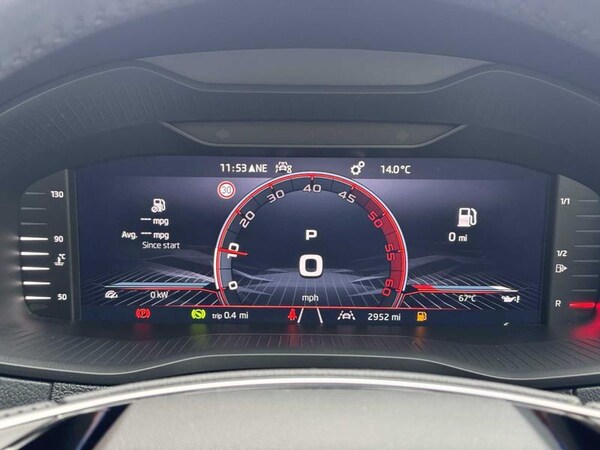 Used Skoda Karoq 2025 for sale - 76154212: Photo 11
