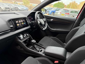 Used Skoda Karoq 2025 for sale - 76154212: Photo 2