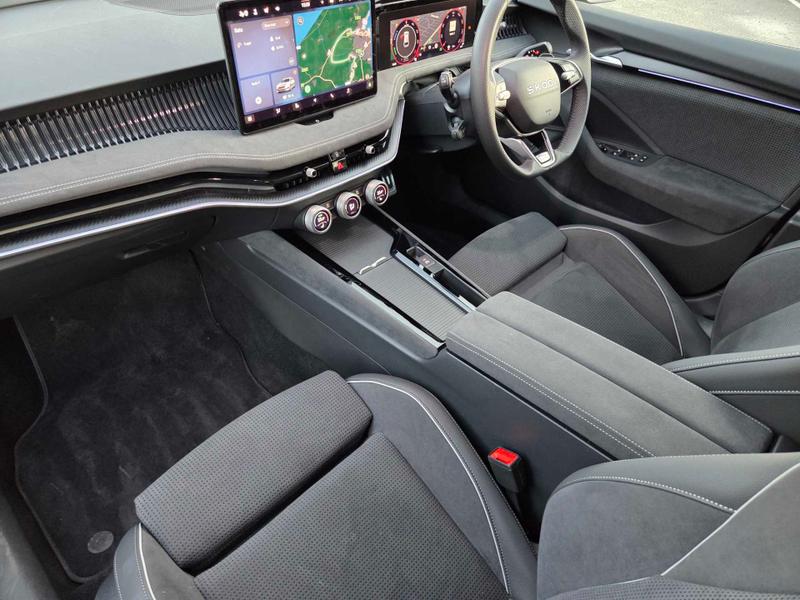 Used Skoda Superb 2025 for sale - 76787787: Photo 2