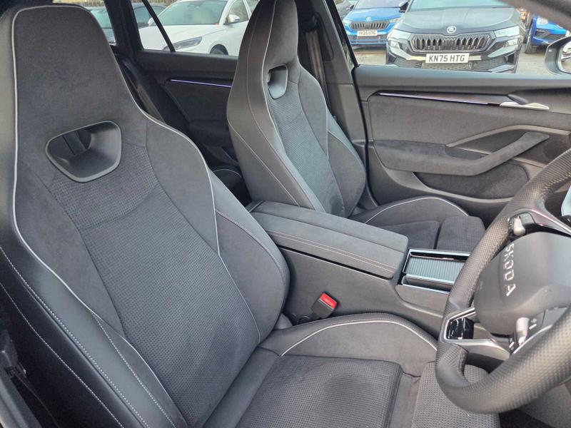 Used Skoda Superb 2025 for sale - 76787787: Photo 9