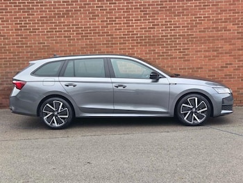 Used Skoda Octavia 2025 for sale - 76787786: Photo