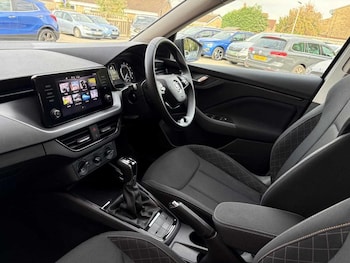 Used Skoda Kamiq 2023 for sale - 76131310: Photo 2