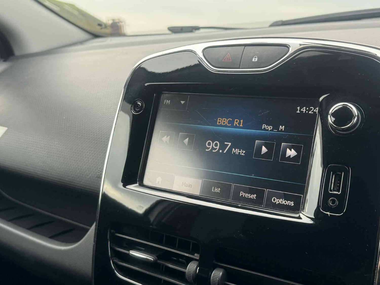 Used Renault Clio 2014 for sale - 76971685: Photo 28