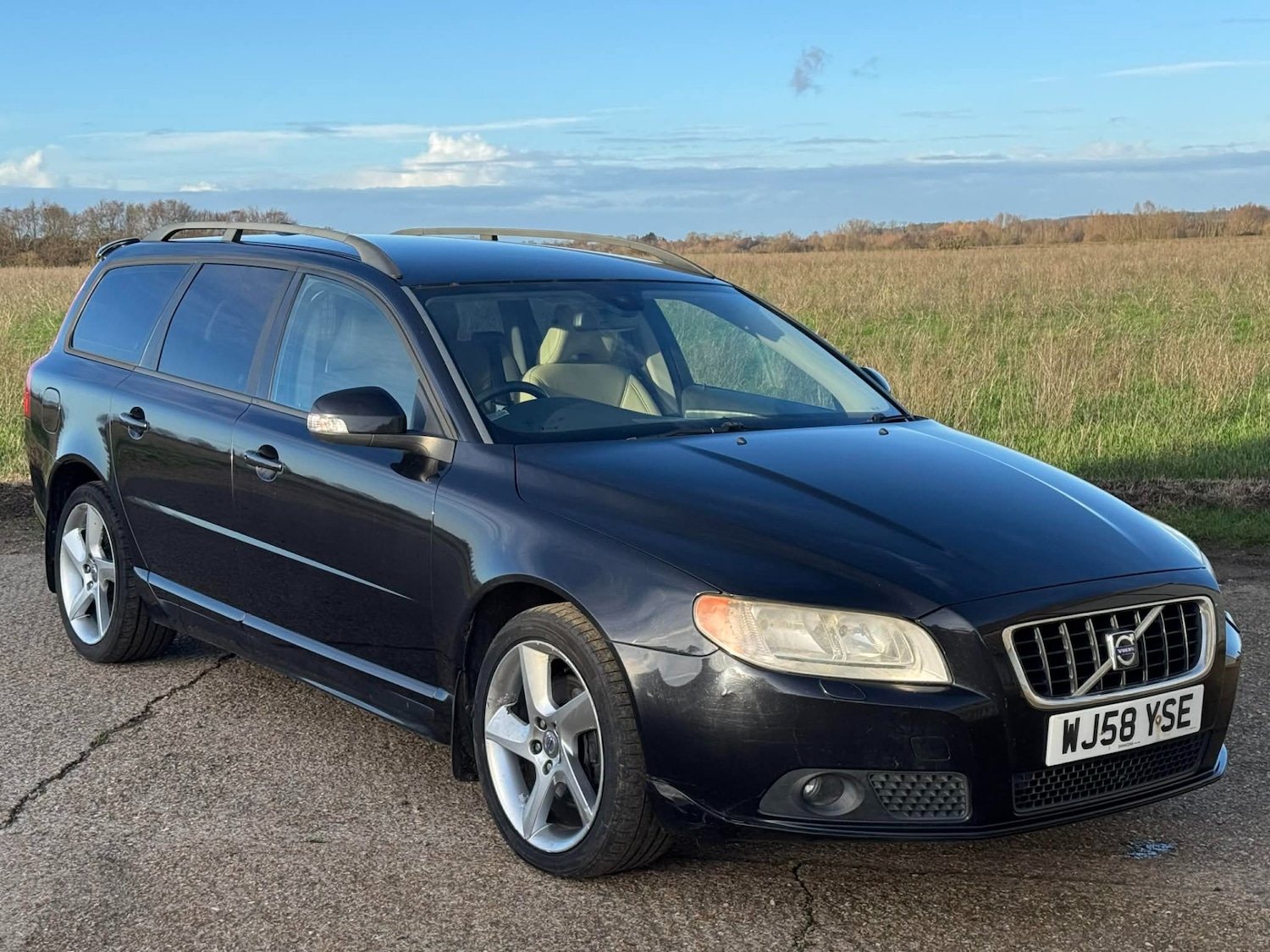 Used Volvo V70 2008 for sale - 77795668: Photo 2