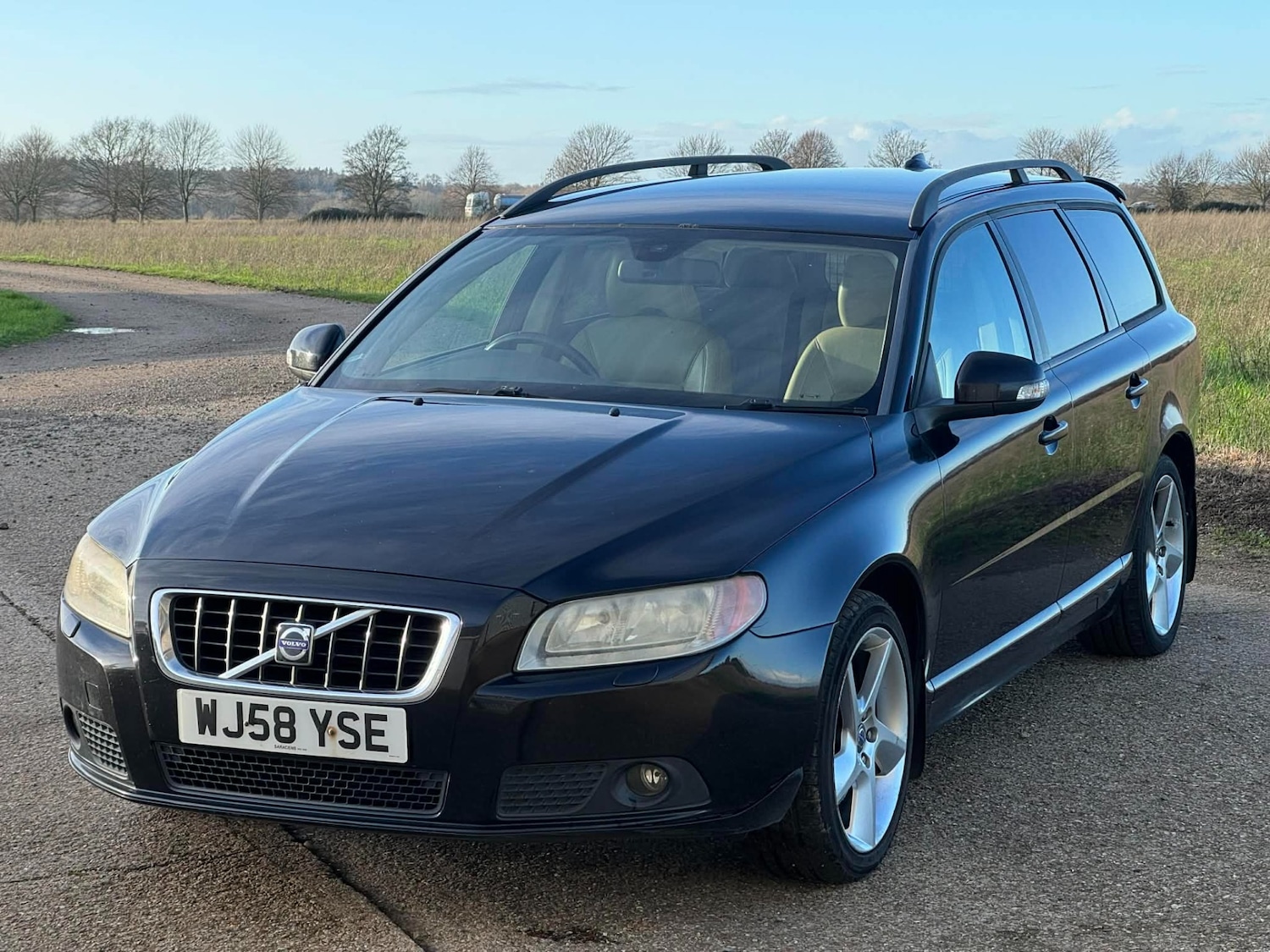 Used Volvo V70 2008 for sale - 77795668: Photo 4
