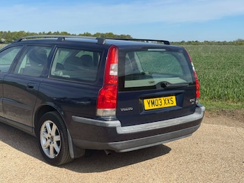 Used Volvo V70 2003 for sale - 78408573: Photo