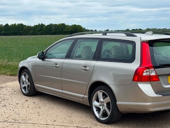 Used Volvo V70 2007 for sale - 79184444: Photo