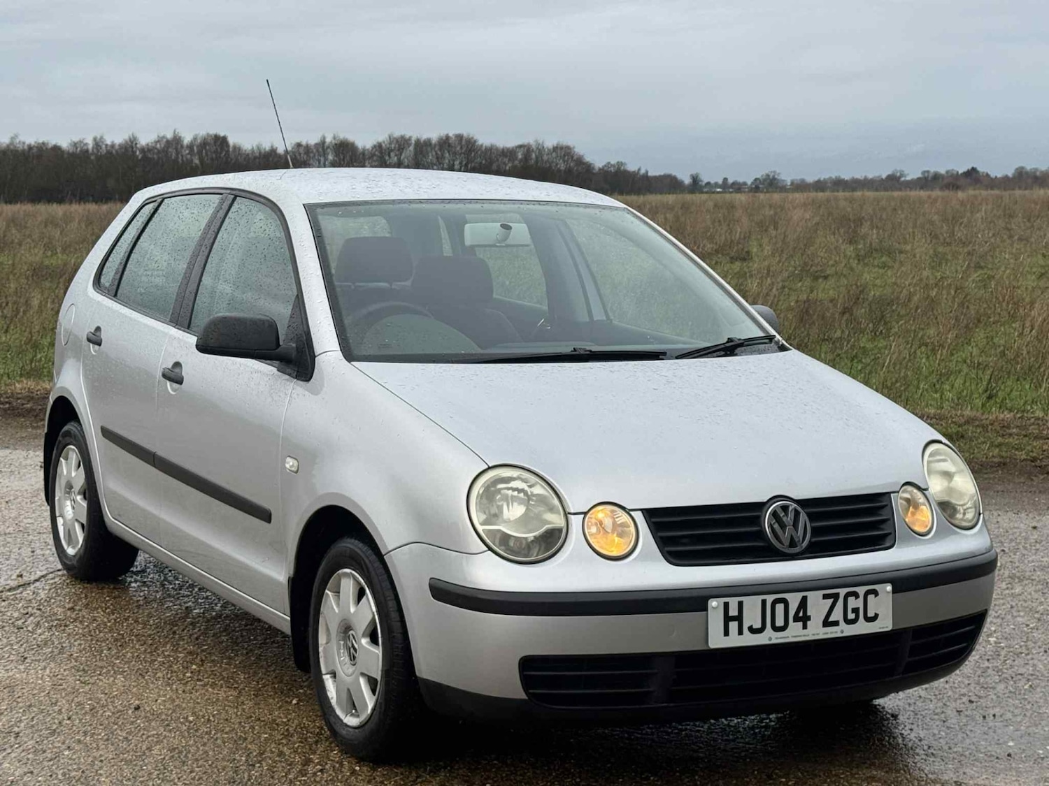 Used Volkswagen Polo 2004 for sale - 77187275: Photo 2