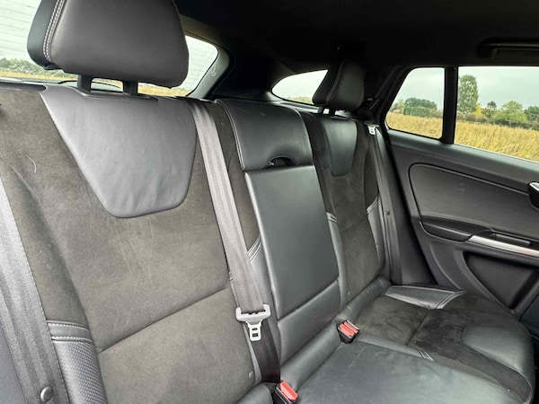 Used Volvo V60 2014 for sale - 76280401: Photo 13