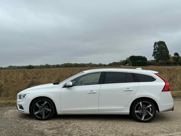 Used Volvo V60 2014 for sale - 76280401: Photo 4