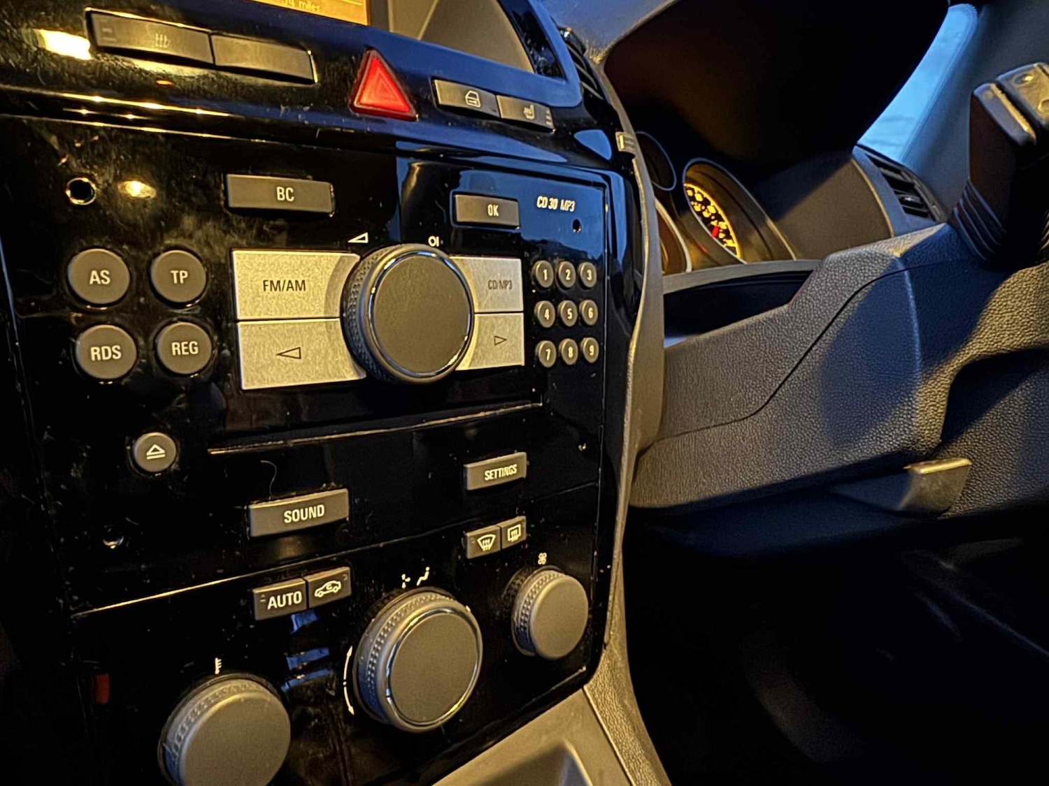 Used Vauxhall Zafira 2010 for sale - 77438732: Photo 18