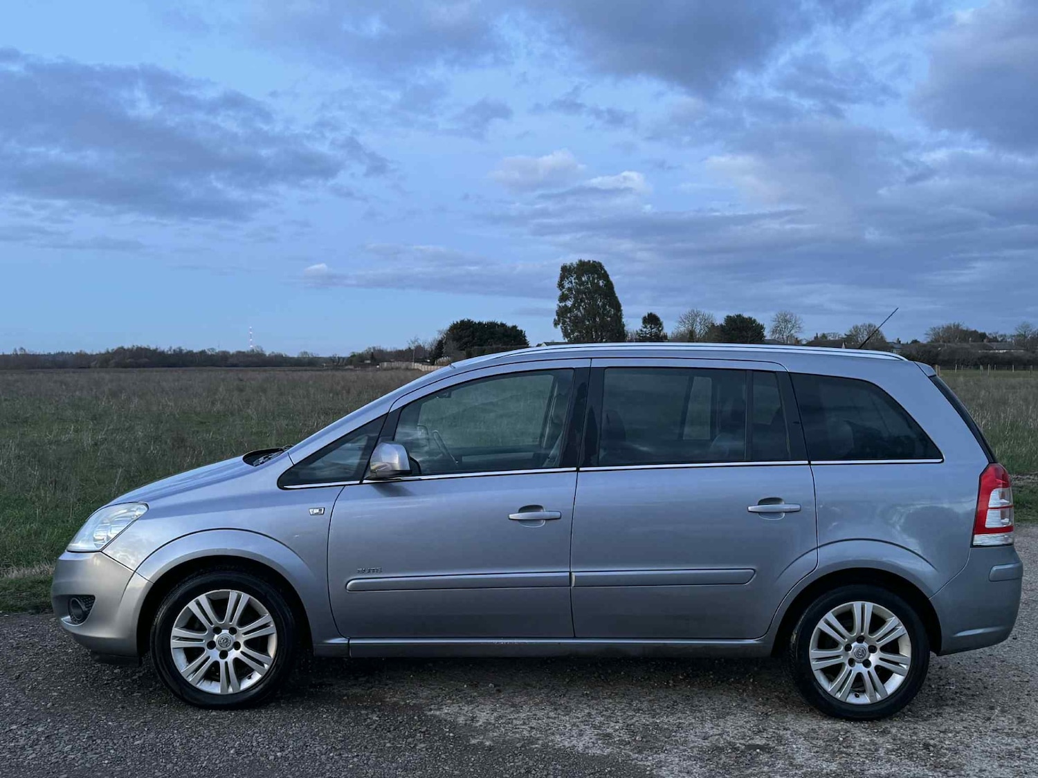 Used Vauxhall Zafira 2010 for sale - 77438732: Photo 8