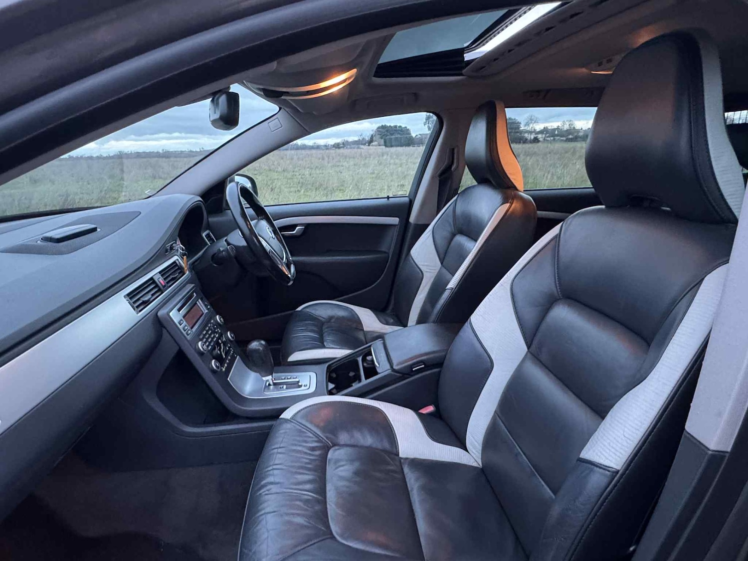 Used Volvo V70 2010 for sale - 77162104: Photo 14