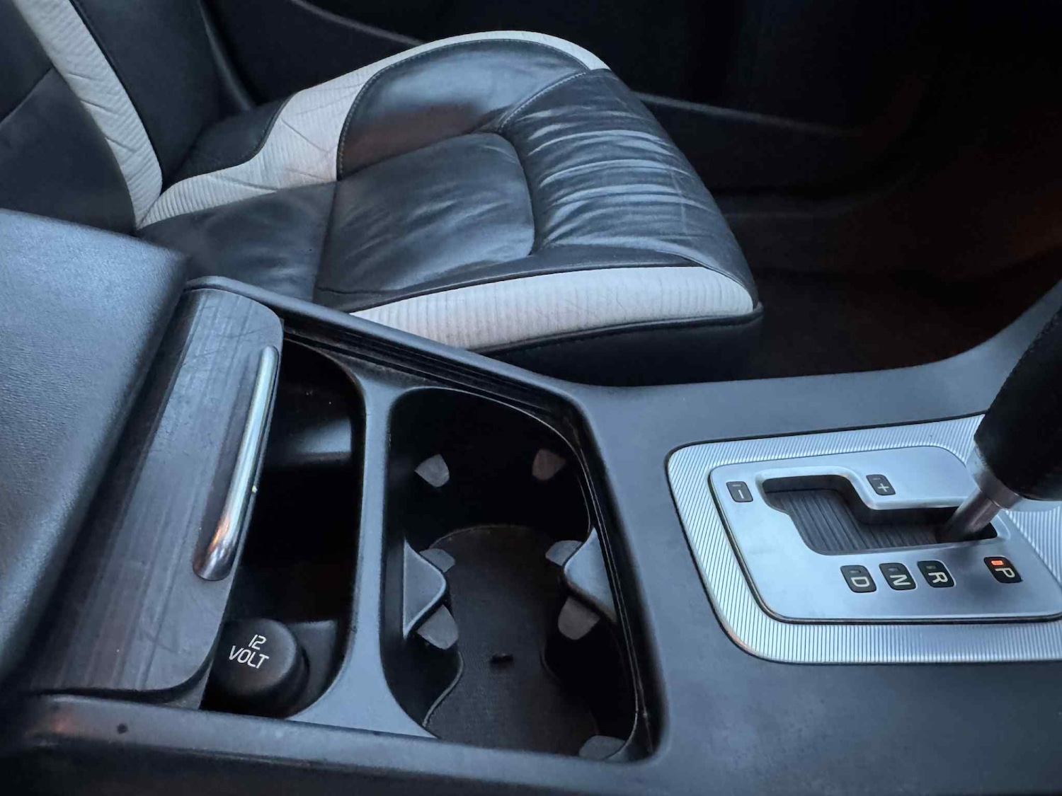 Used Volvo V70 2010 for sale - 77162104: Photo 16