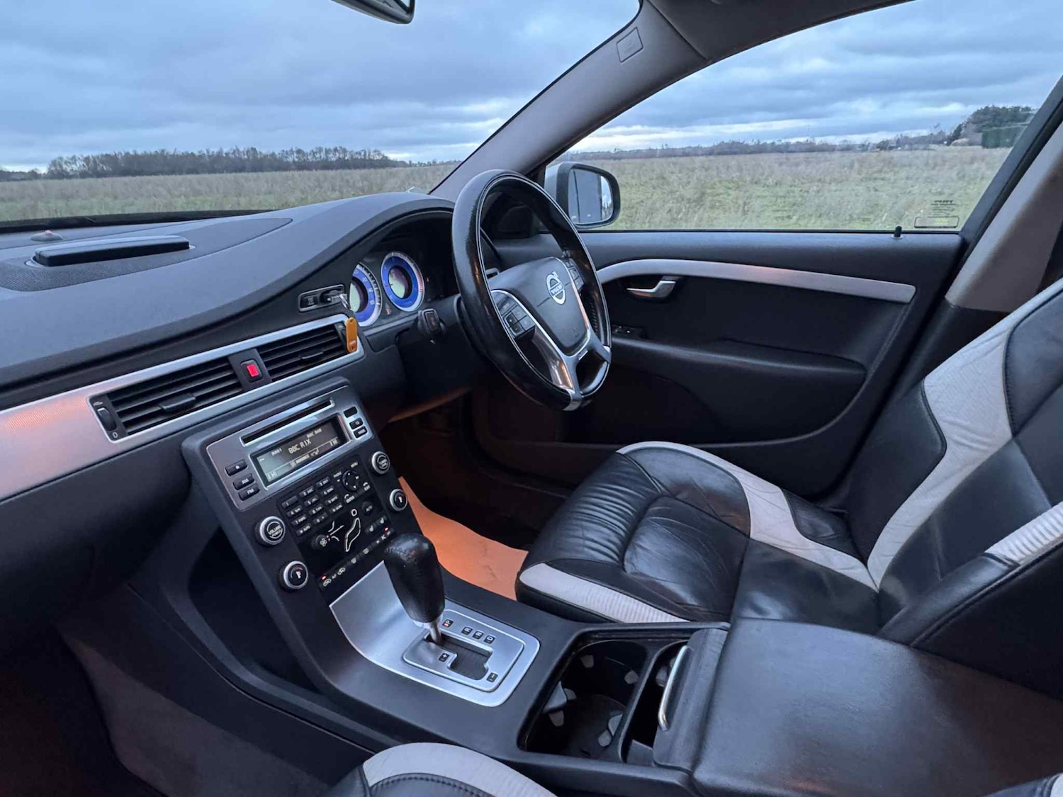 Used Volvo V70 2010 for sale - 77162104: Photo 17