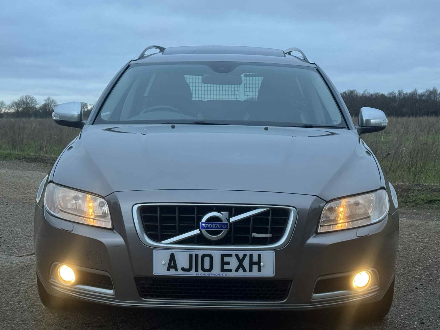 Used Volvo V70 2010 for sale - 77162104: Photo 3