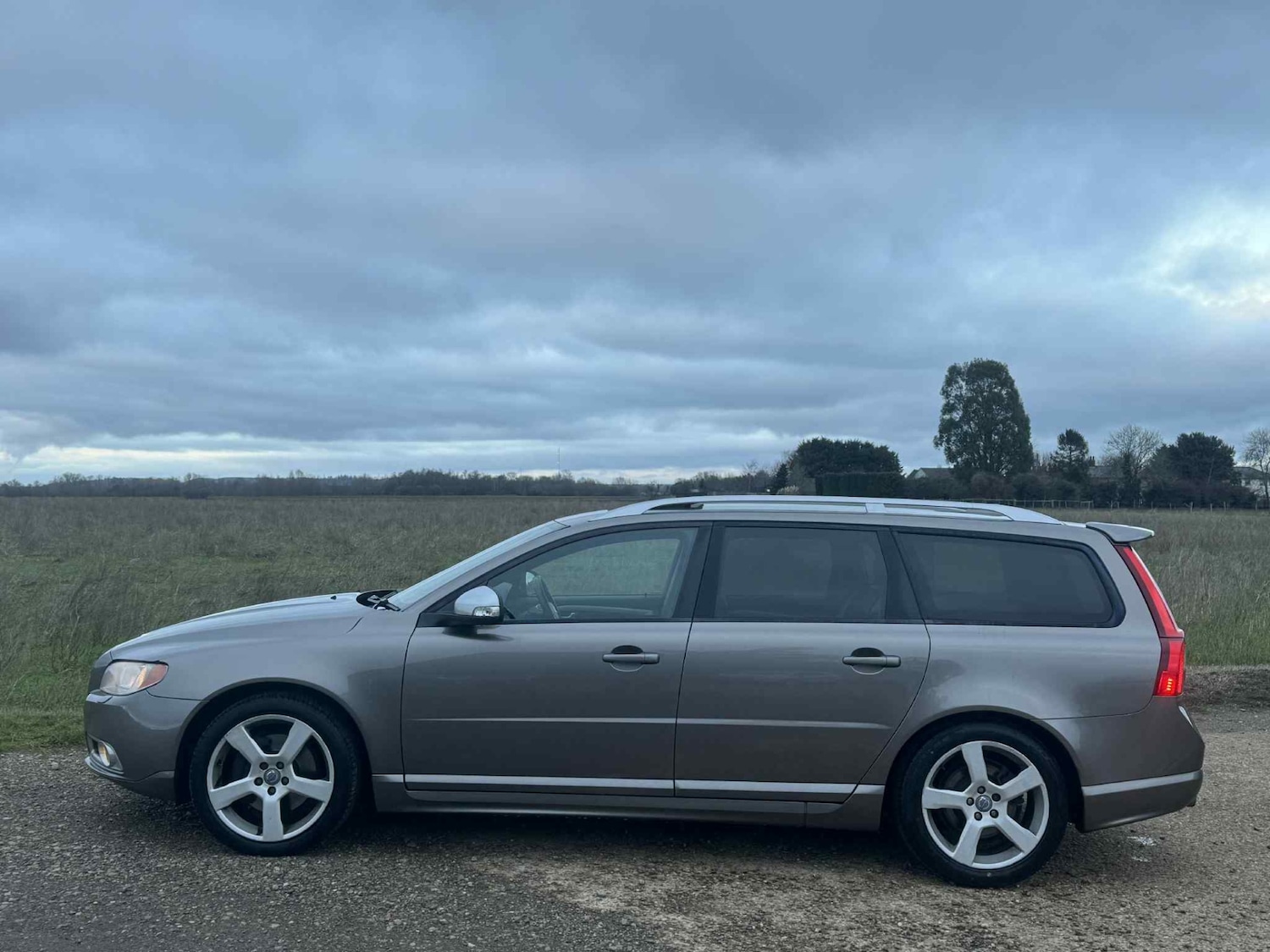 Used Volvo V70 2010 for sale - 77162104: Photo 5