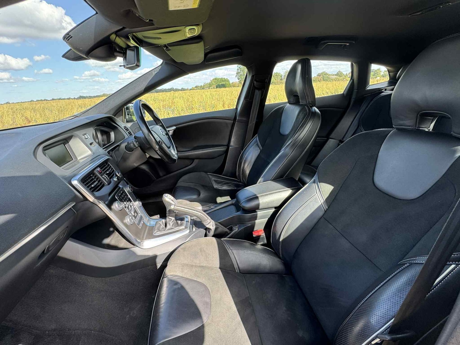 Used Volvo V40 2015 for sale - 76027615: Photo 20