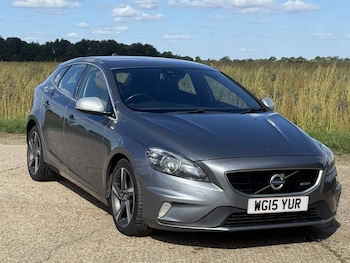 Used Volvo V40 2015 for sale - 76027615: Photo