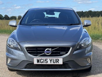 Used Volvo V40 2015 for sale - 76027615: Photo