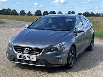 Used Volvo V40 2015 for sale - 76027615: Photo