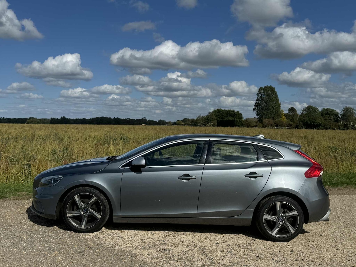Used Volvo V40 2015 for sale - 76027615: Photo 5