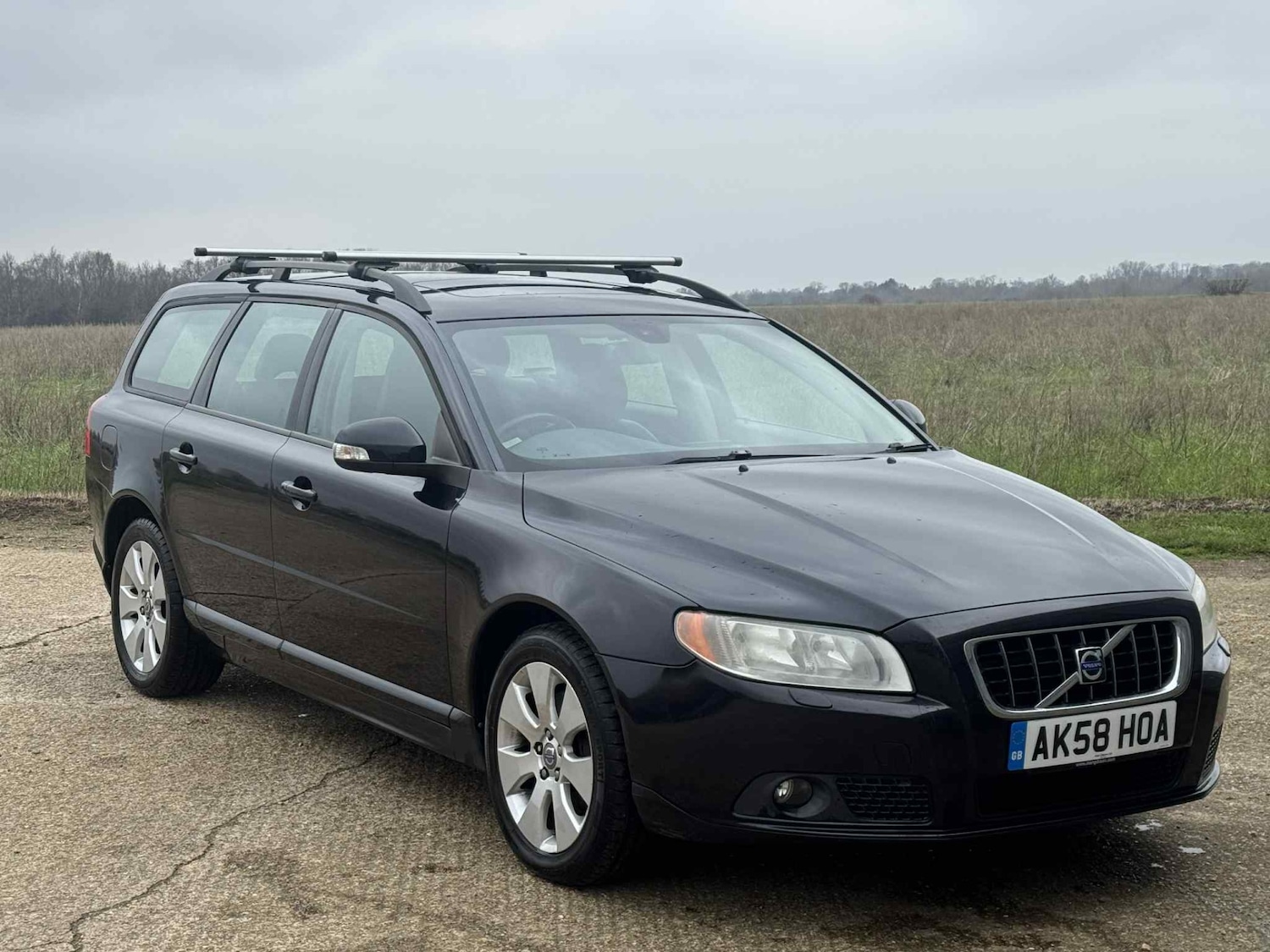 Used Volvo V70 2008 for sale - 77367264: Photo 2