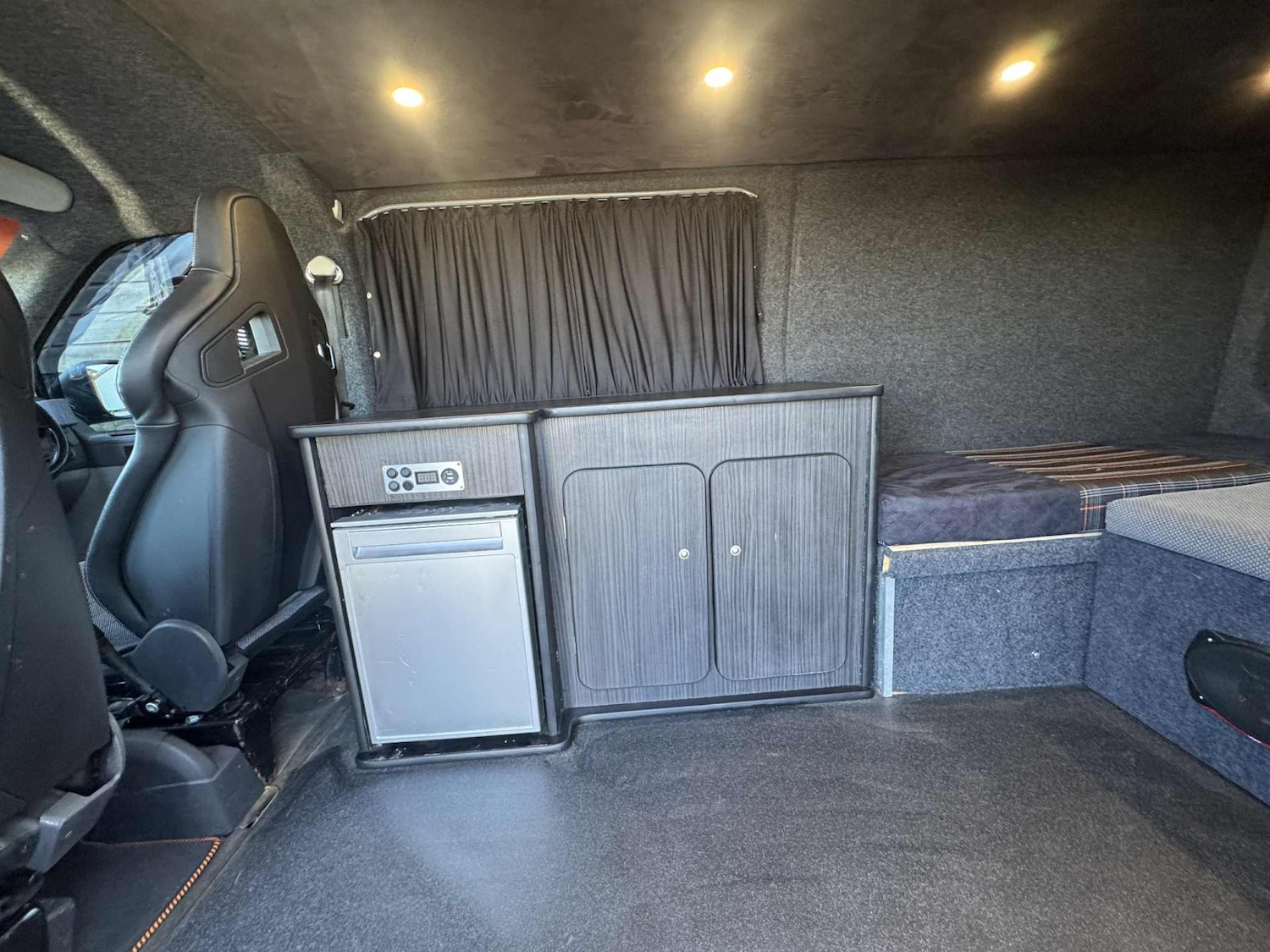 Used Volkswagen Transporter 2005 for sale - 76380244: Photo 24