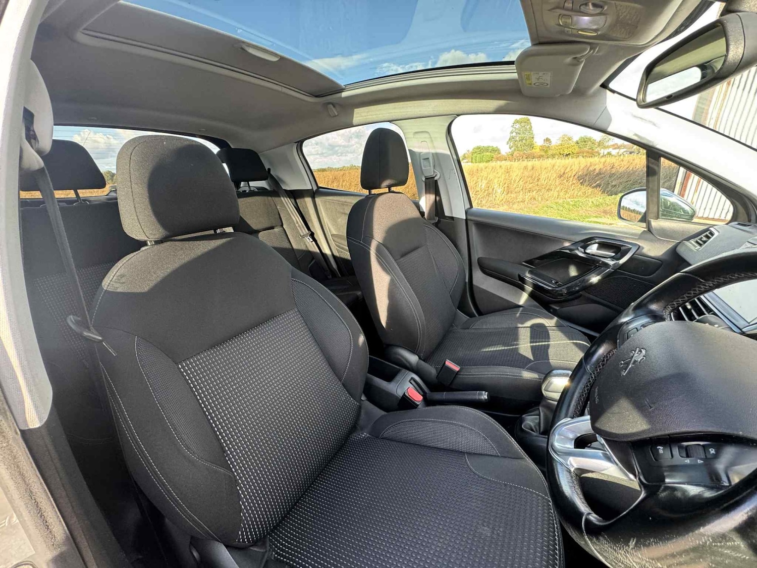 Used Peugeot 208 2018 for sale - 76355466: Photo 16
