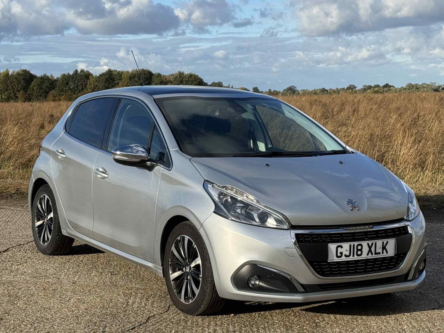 Used Peugeot 208 2018 for sale - 76355466: Photo 2